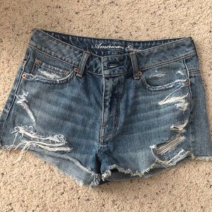 ❌SOLD❌ AE HIGH WAISTED RIPPED JEAN SHORTS